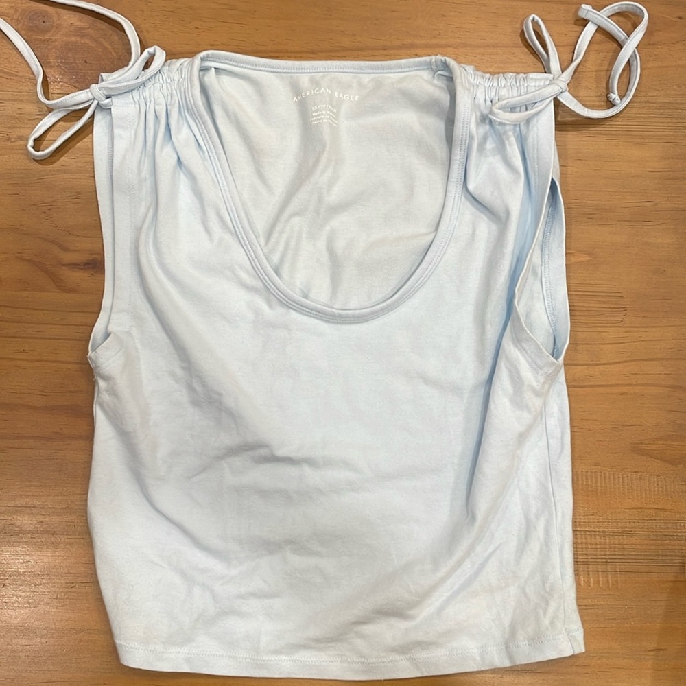 worn once cute ae shirt